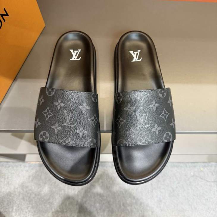 Picture of Louis Vuitton Slippers _SKULVsz38-45mnq0215690